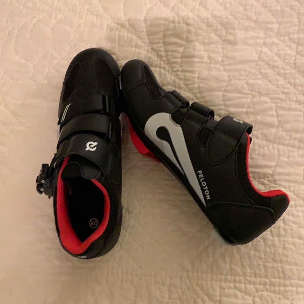 Peloton spin shoes 40